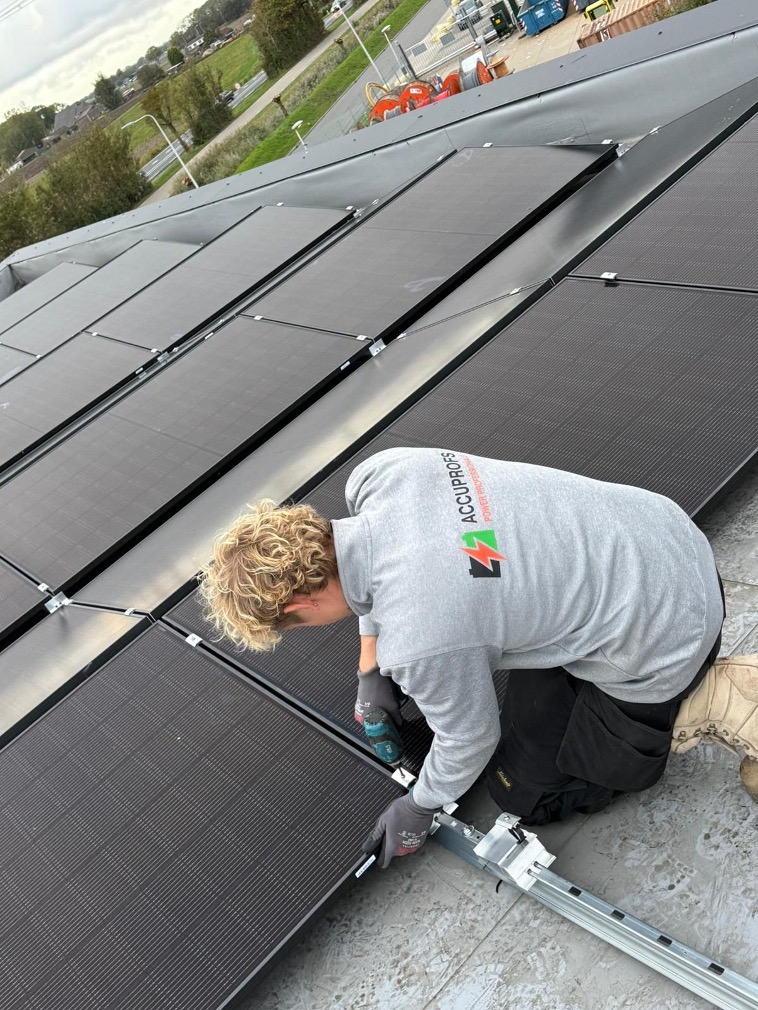 installateur van zonnepanelen
